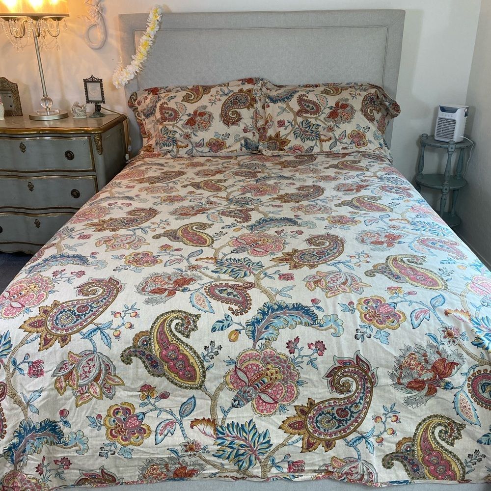 Floral Paisley Patterned Fabric King Coverlet set Villa Collection